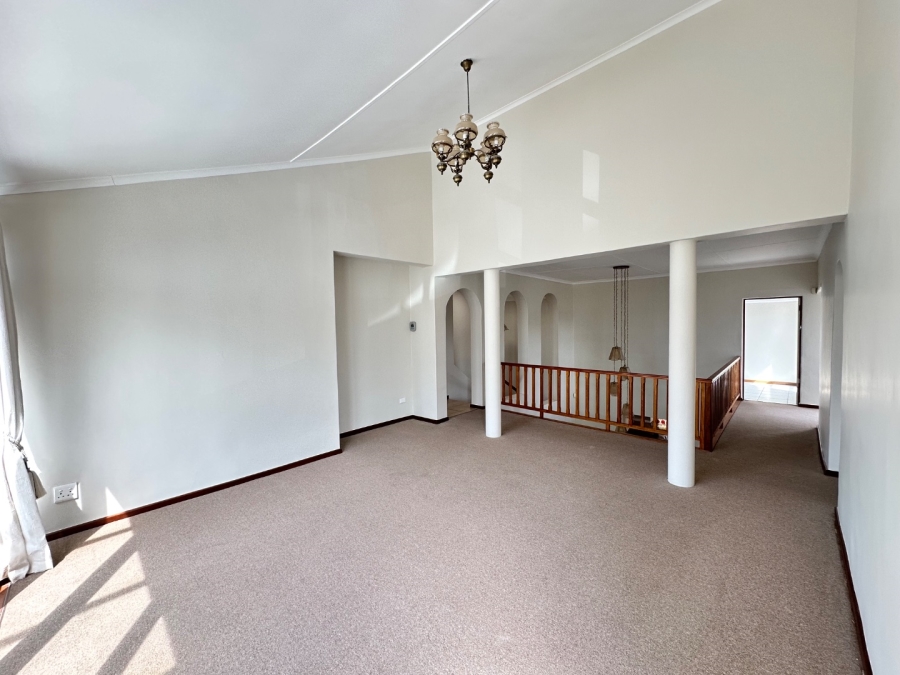 5 Bedroom Property for Sale in Bayview Western Cape